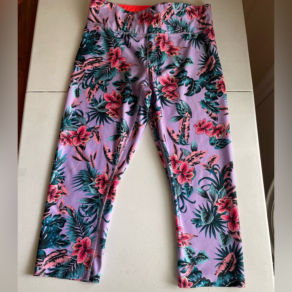 Athletic Works, workout knee length pants, Medium